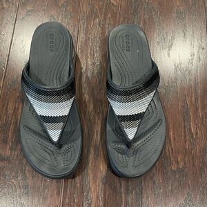 Crocs Monterey Beaded Thong Sandal Size 9 Black Slip On Wedge Flip Flops